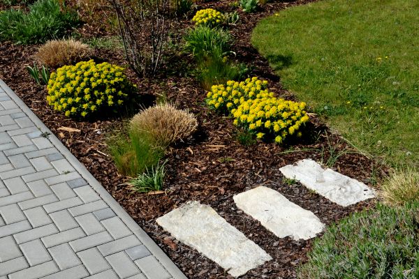 Garden Mulch Installation in Lake Mary